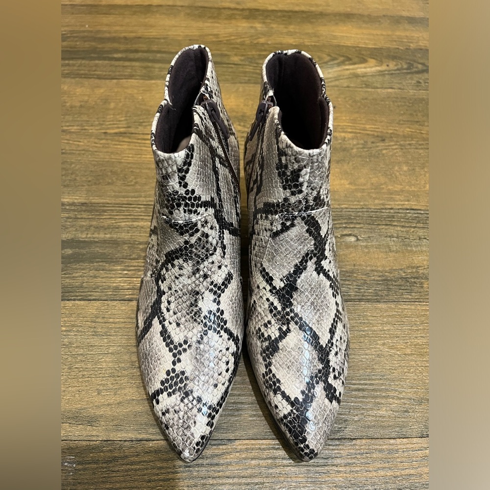 Clarks Collection Snakeskin Print Booties Sz. 6
